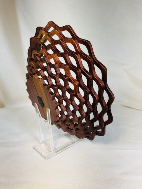 Chamfered Edge Lattice Bowl