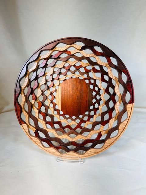 Tri-Color Beveled Round Top Lattice Bowl with Groove
